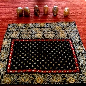 Vera Bradley place Mates/ hand carved napkin rings